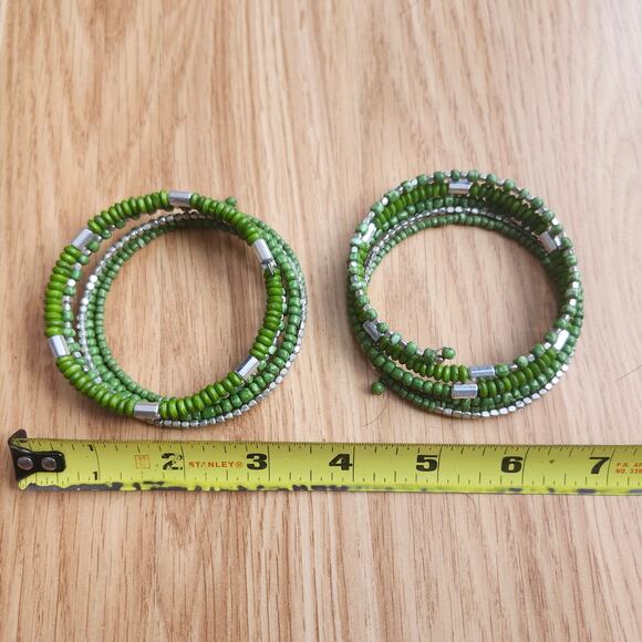 Set of 2 Green Seed Bead Wrap Bracelets Memory Wire Coil Silver Spacers Boho Art - Picture 3 of 8